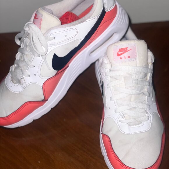 Nike Air Max | White/Black/Orange | Size 11 - Picture 3 of 6